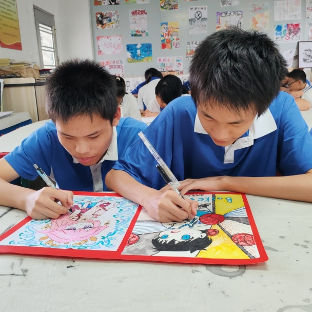 龙湖学校活力漫画社